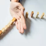 hand-dominoes.webp